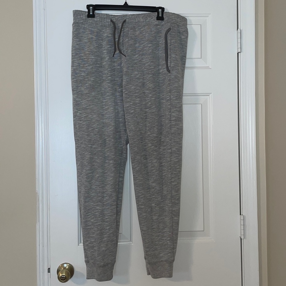 Hollister joggers